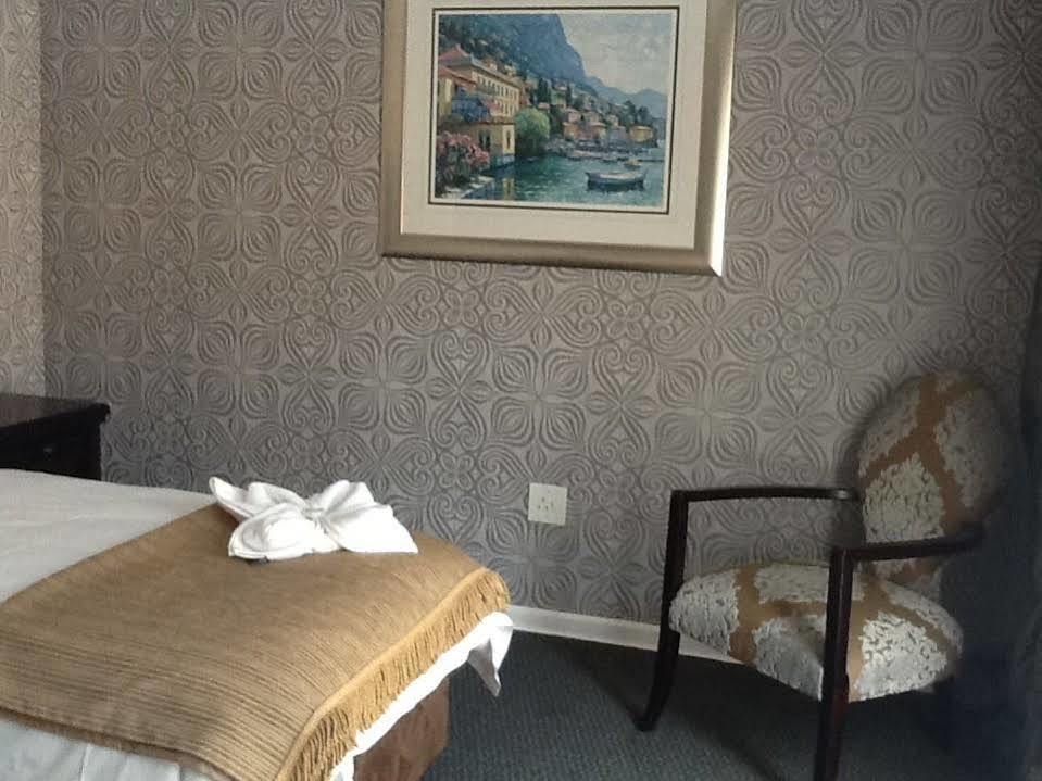 Bella Casa Guesthouse Йоханнесбург Экстерьер фото