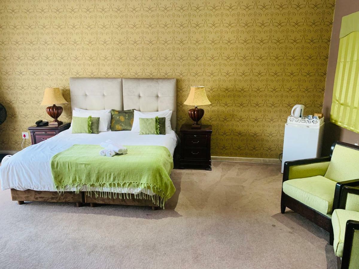Bella Casa Guesthouse Йоханнесбург Экстерьер фото